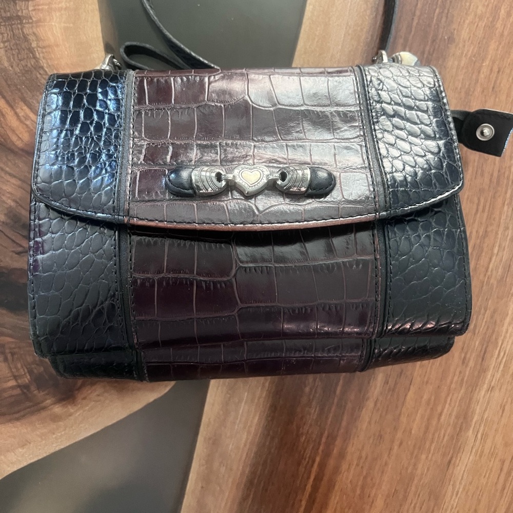 Vintage Brighton purse.  Tons of storage areas to keep you organized!!!